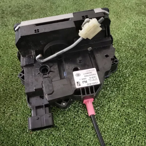 OPEL CORSA E Bakre Vänster Dörrlås 13431842 image 5