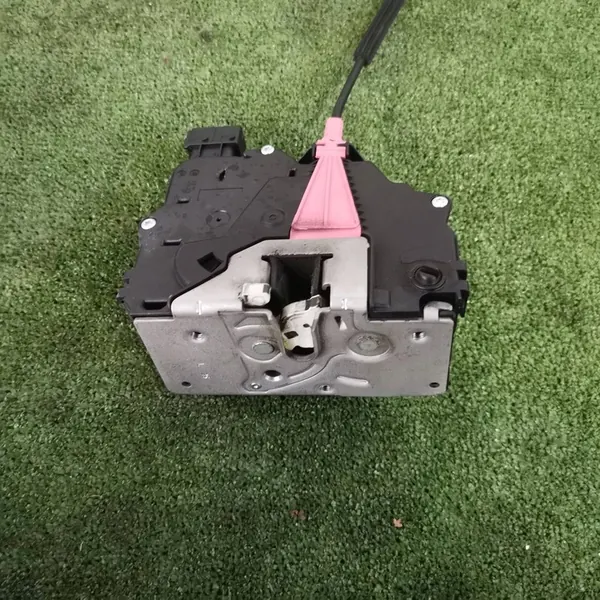 OPEL CORSA E Bakre Vänster Dörrlås 13431842 image 6