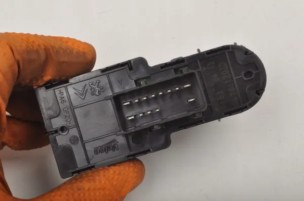 PEUGEOT 2008 I Spiegelbedieningspaneel 96751120ZD image 3