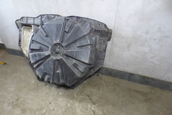 Renault Megane IV HB Pozo Suelo Maletero OEM 745149909R image 3