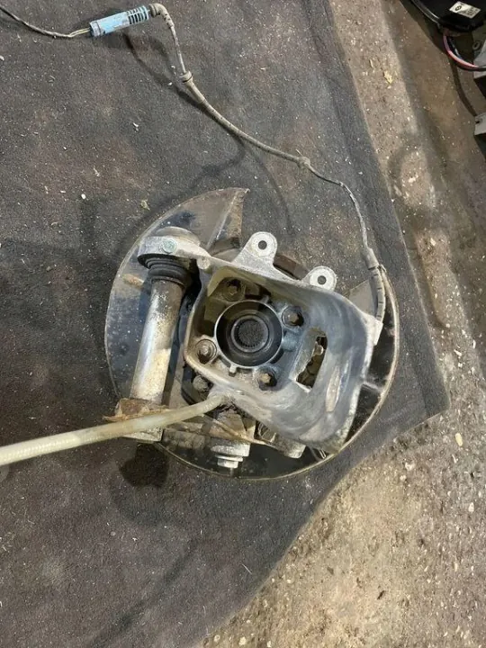 BMW X5 E53 bakhjulsnav höger OEM 33321095239 image 4