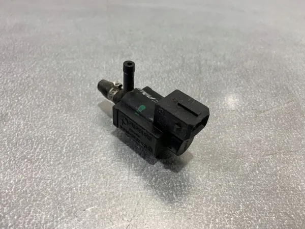 Soupape vapeur carburant Jaguar OEM FBZ18968 - Occasion image 2