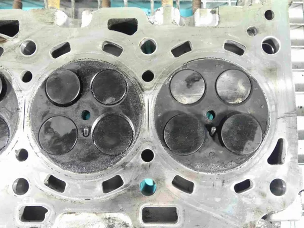 Cabeça de Cilindro Toyota para Avensis II 2.2 D4D Diesel image 10