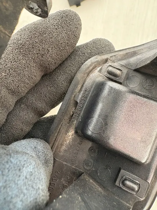 Mercedes-Benz OE A2048802124 Tapa de lavaparabris L image 2