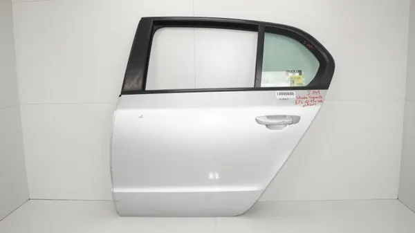 Skoda Superb II Achterlinker Deur OEM 360180920 image 2