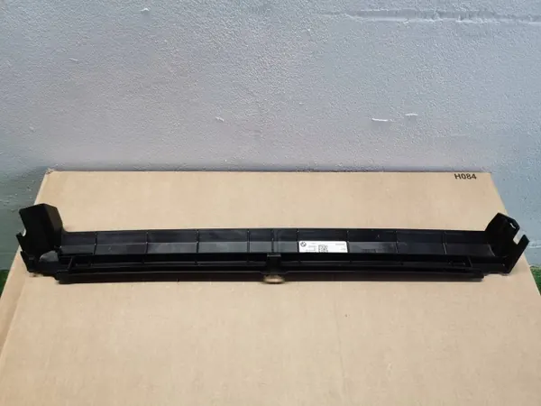 BMW X3 G01 yläjäähdyttimen kiinnike OEM 8589082 image 2