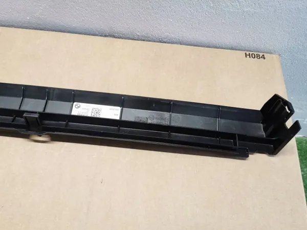 BMW X3 G01 yläjäähdyttimen kiinnike OEM 8589082 image 3