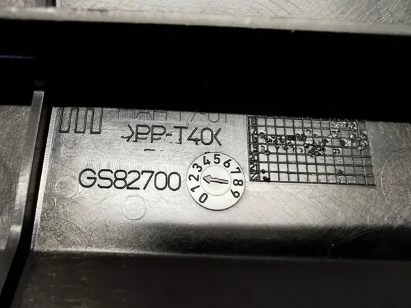 BMW X3 G01 yläjäähdyttimen kiinnike OEM 8589082 image 5