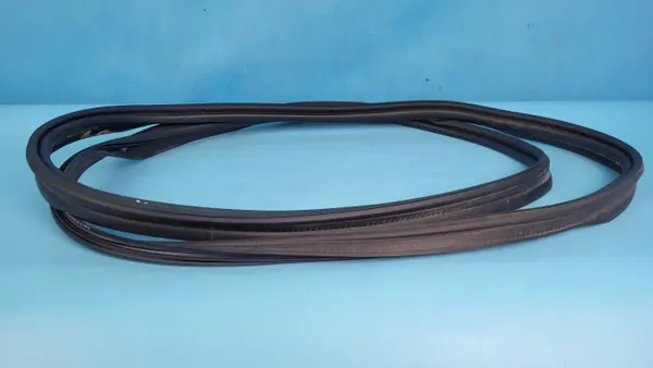 Peugeot 508 II achterklep afdichting OEM 9818907580 image 5