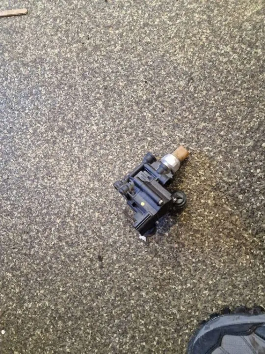 Module de suspension pneumatique Land Rover OEM RVH000046 image 3
