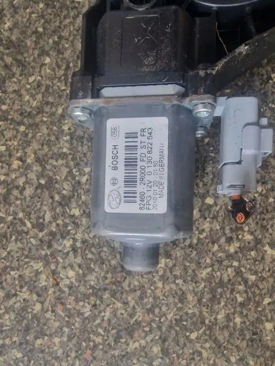 Gebrauchter Hyundai Fensterheber OEM 82460-2R000 image 3