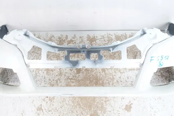 Honda OEM 71101-TV0-ZY00 Framstötfångare - Begagnad image 3