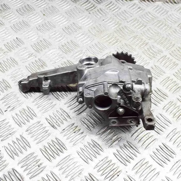 Moottoriöljypumppu OEM A6421810901 Mercedes GL image 3