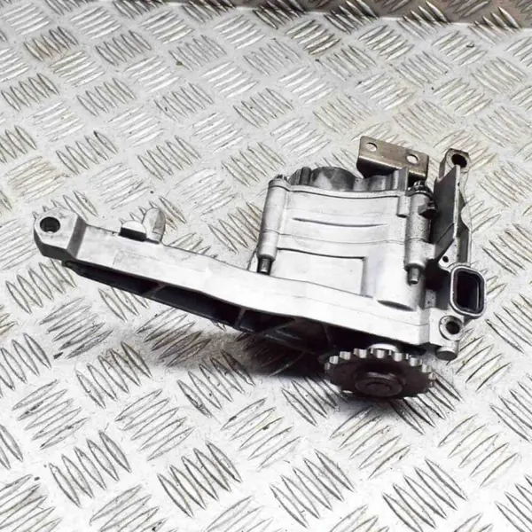 Moottoriöljypumppu OEM A6421810901 Mercedes GL image 4