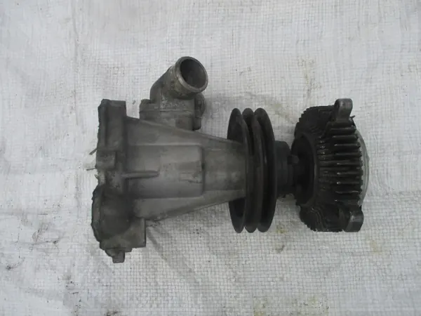 Bomba de agua OEM R1172010701 para Mercedes W107/W126 image 3