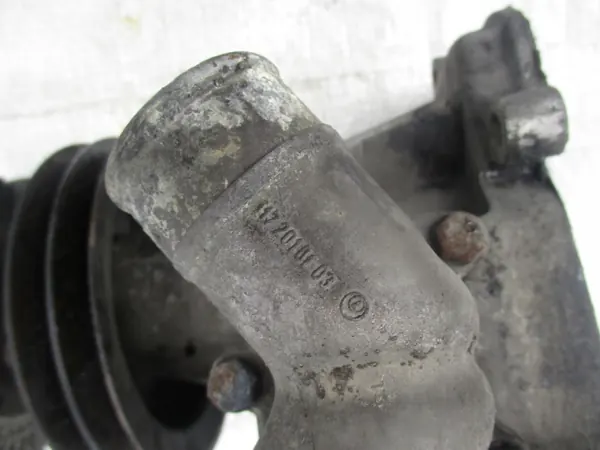 Bomba de agua OEM R1172010701 para Mercedes W107/W126 image 5