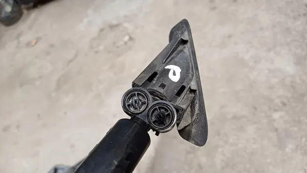 LAVEUR DE PHARE DROIT RENAULT LAGUNA III image 6