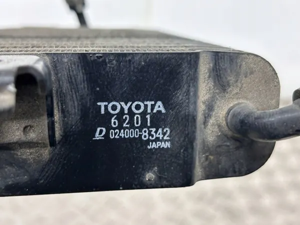Refroidisseur d'huile moteur Toyota Mirai OEM 0240008342 image 7