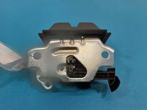 Serrure de hayon OEM 89A827505 pour Skoda Superb IV image 3