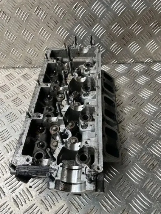 Begagnad Audi OE cylinderhuvud 059E 2.5L diesel image 4