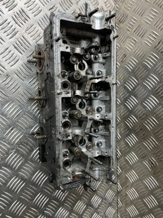 Begagnad Audi OE cylinderhuvud 059E 2.5L diesel image 5