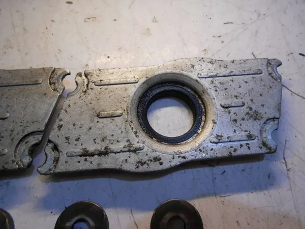 Tapón de montaje inyector Audi A4 B8 OEM 03L103113 image 3