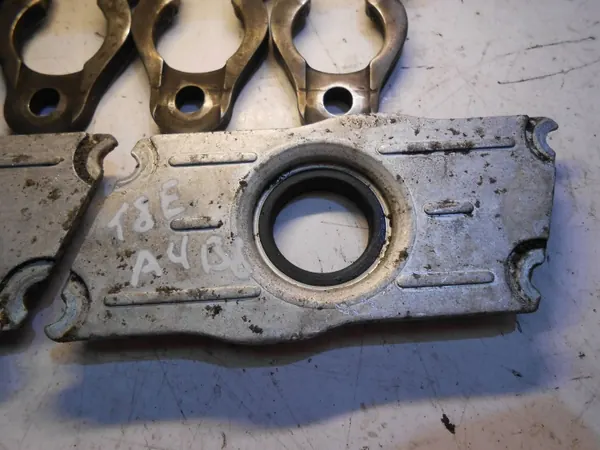 Tapón de montaje inyector Audi A4 B8 OEM 03L103113 image 5
