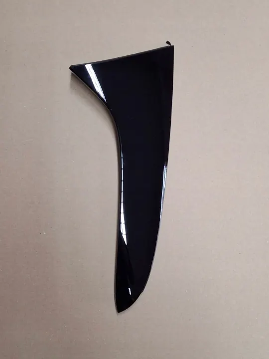 Mercedes B-luokka W247 oikea spoilerinauha OEM A2477901200 image 2