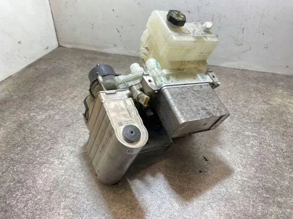 Tesla Model S 2021 Ausgleichsbehälter OEM 152300700E image 2
