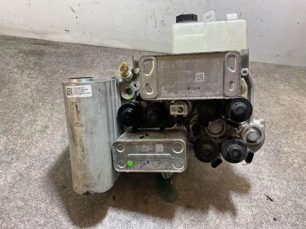Tesla Model S 2021 Ausgleichsbehälter OEM 152300700E image 4