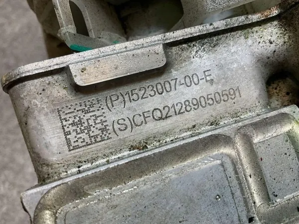 Tesla Model S 2021 Ausgleichsbehälter OEM 152300700E image 7