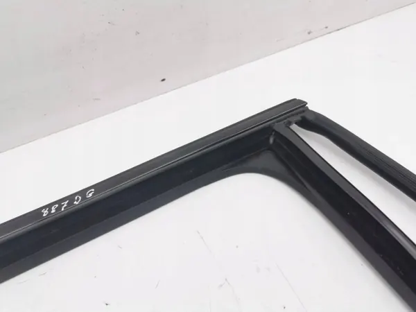 Cupra Formentor 2023 achterdeur afdichting OEM AMD152644 image 3