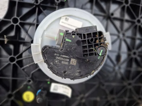AdBlue-tank Audi A4 B9 OEM 8W0131878AM Begagnad image 3