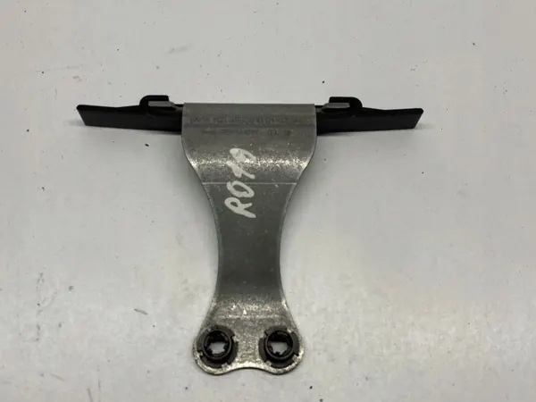 BMW Jakoketjun liukuraide OEM 8693610 image 2