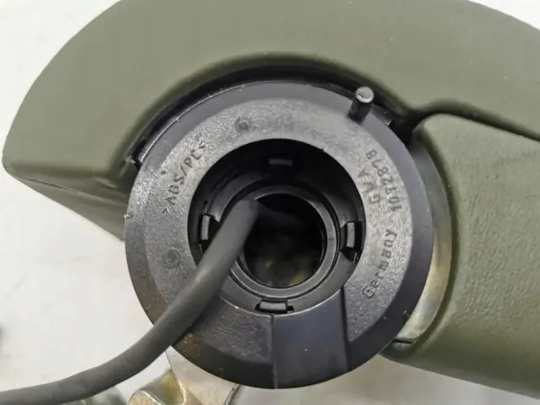 OEM 1072878 Keskikonsolin käsinoja vasen puoli image 7