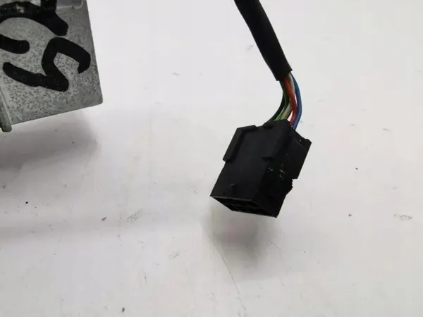 OEM 1072878 Keskikonsolin käsinoja vasen puoli image 8