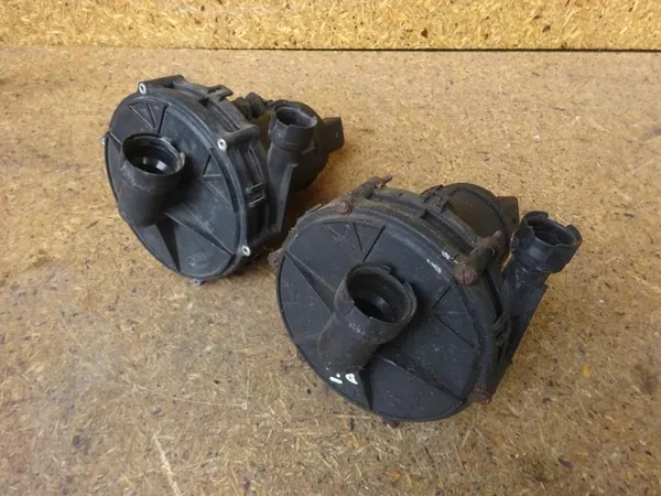 ILMAPUMPPU AUDI A3 8L GOLF IV 1.8T 078906601D image 7