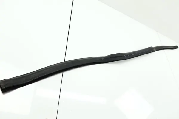 Mercedes W164 tuulilasin tiiviste OEM w164-uszcze-podsz. image 3