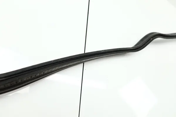 Mercedes W164 tuulilasin tiiviste OEM w164-uszcze-podsz. image 4