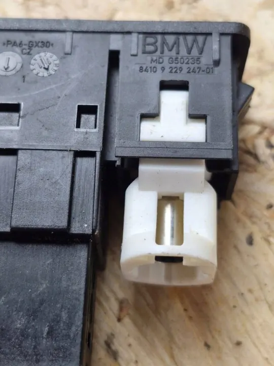 BMW USB-Steckdose Heck OEM 8410922924701 Gebraucht image 4