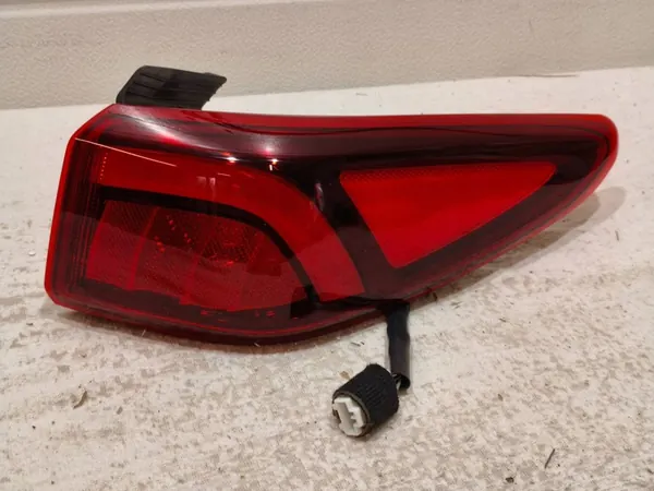 Hyundai Kona I 2023 Luz Trasera Derecha image 10