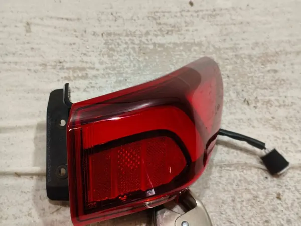 Hyundai Kona I 2023 Luz Trasera Derecha image 2
