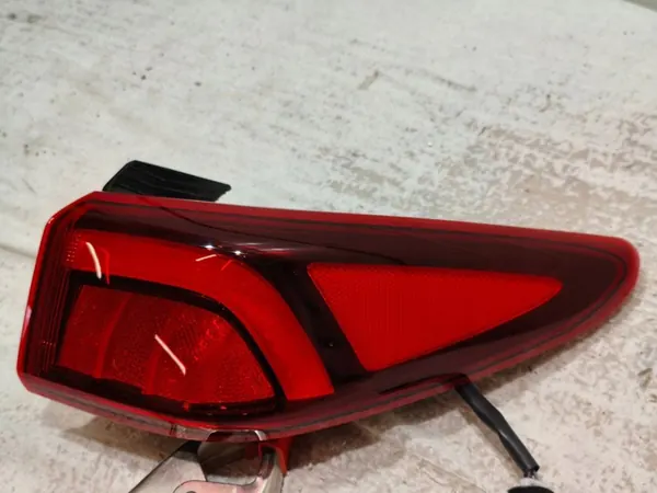 Hyundai Kona I 2023 Luz Trasera Derecha image 3