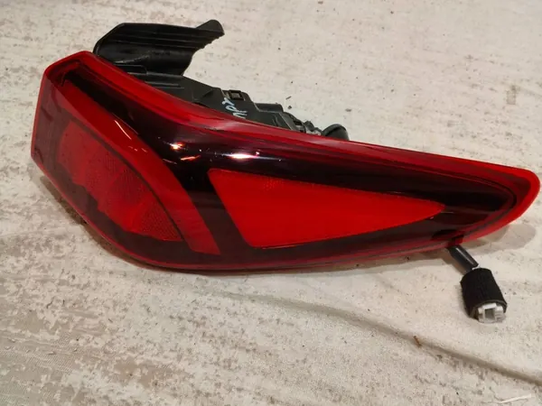 Hyundai Kona I 2023 Luz Trasera Derecha image 8
