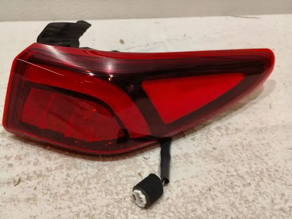 Hyundai Kona I 2023 Luz Trasera Derecha image 9