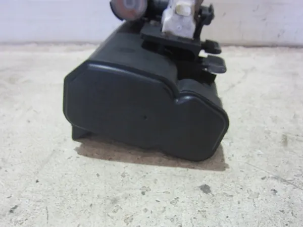 BMW X3 F25 Kolfilterhus OEM 16117220721 image 4