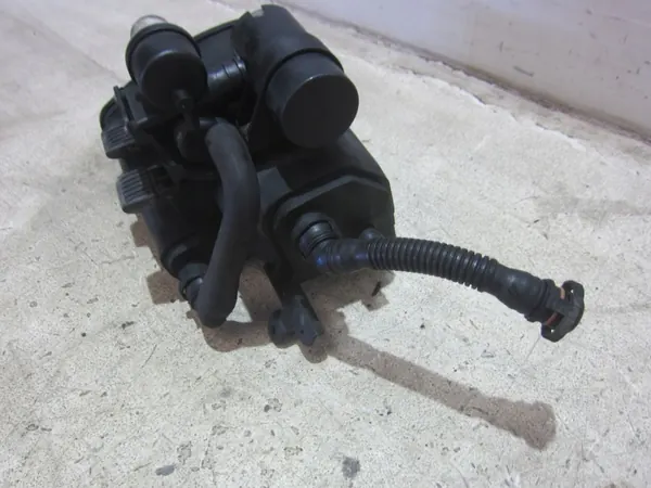 BMW X3 F25 Kolfilterhus OEM 16117220721 image 5