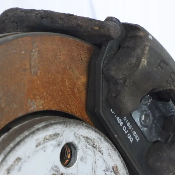 Volkswagen Fox Fram Höger Fjädringsben OEM 5Z0413031AB image 3