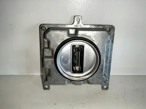 Mazda LED-modulomvandlare OEM DFR5-67890 image 2