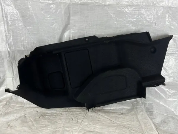 Mercedes CLS bagageutrymmessidobeklädnad OEM A2576901225 image 2